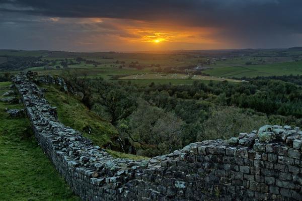 hadrians wall 7671163 640